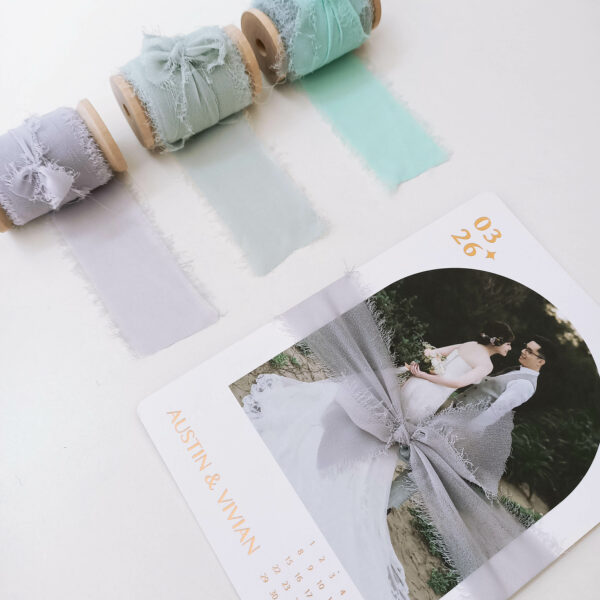 照片喜帖和緞帶