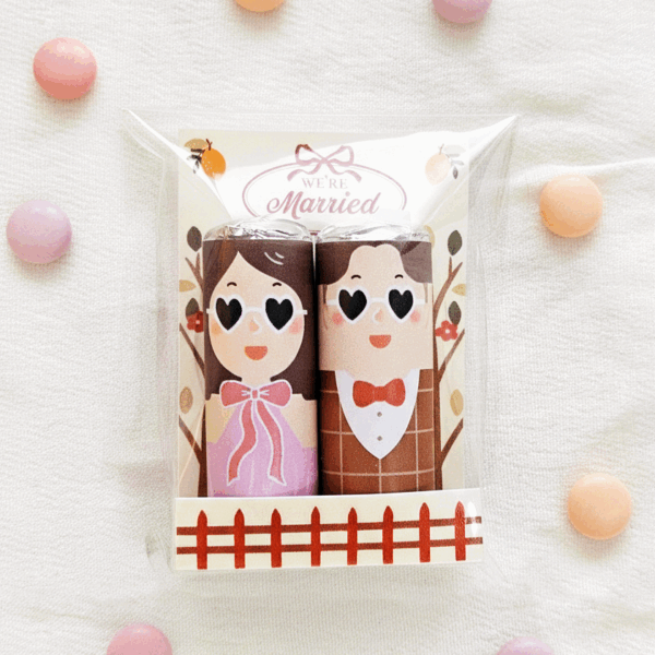 Alternative view of 愛心墨鏡新人- 創意婚禮小物.精緻喜糖.二進.平價婚禮小物.似顏繪喜糖